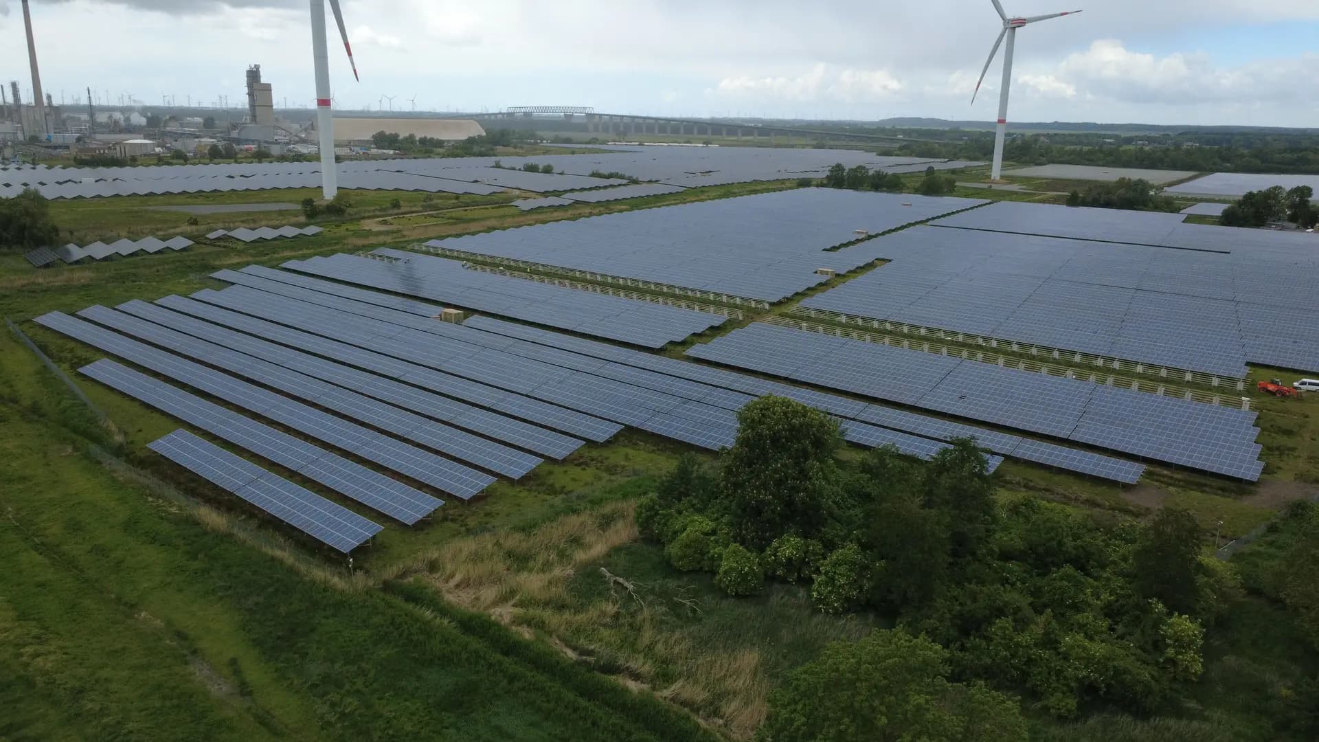 PV-Park SKV Büttel während des Repowering-Projekts