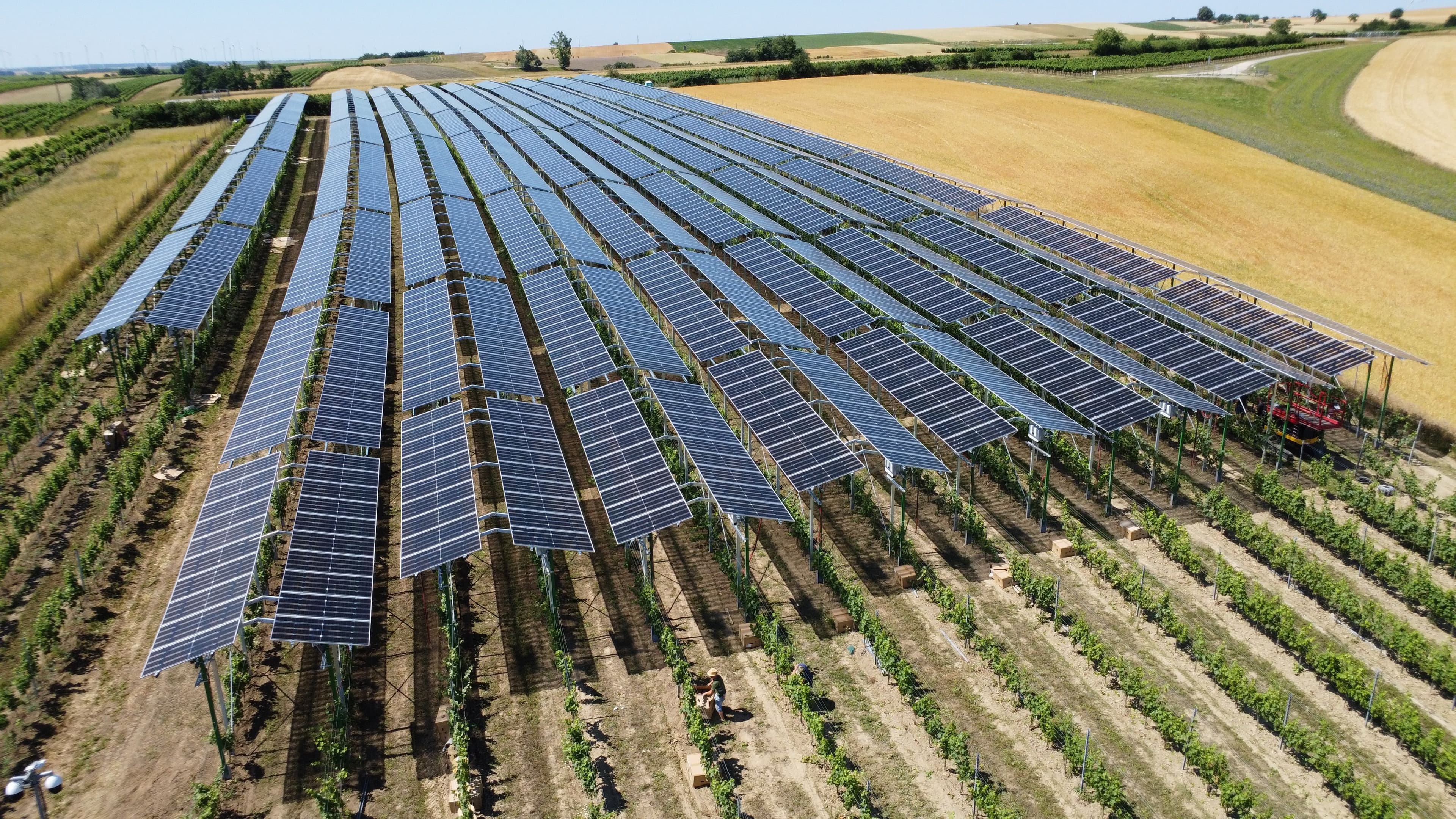 Postavili jsme pozemní fotovoltaickou elektrárnu o výkonu 0,92 MWp.