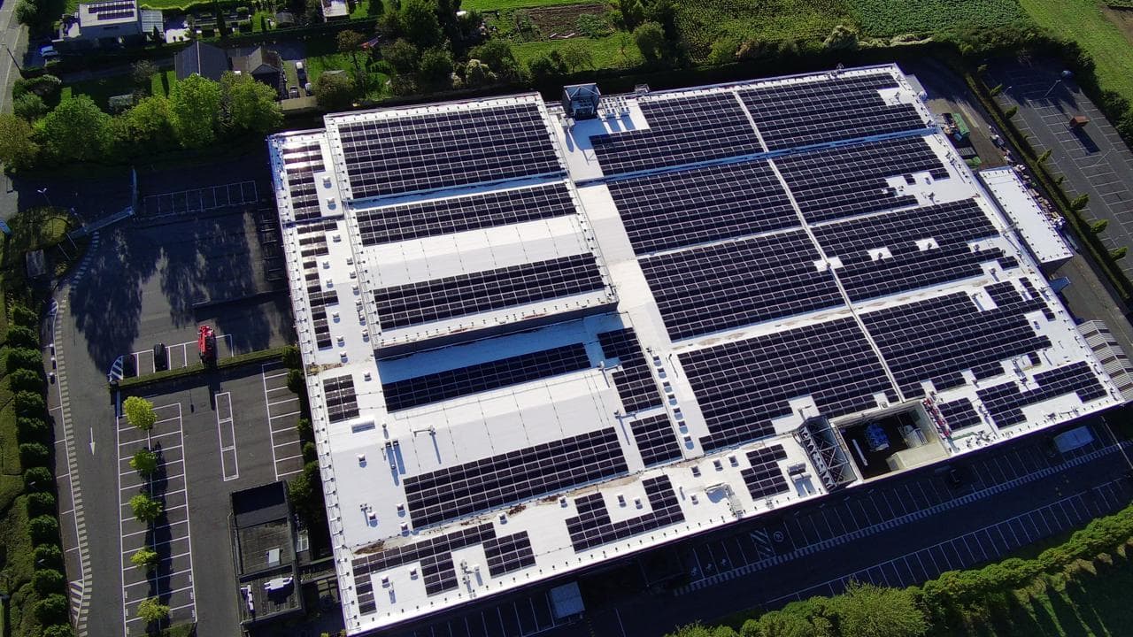 Greenbuddies realizovali střešní FVE v Belgii