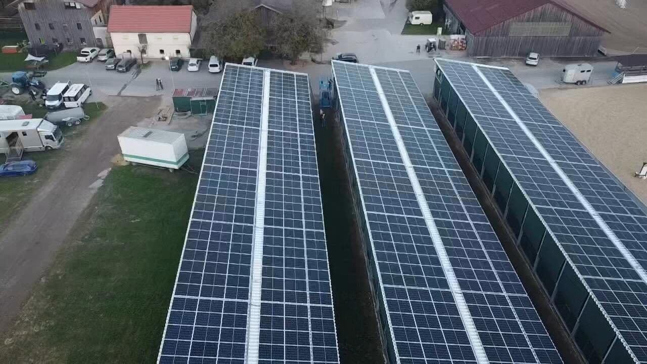 Greenbuddies realizovali střešní FVE v Rakousku