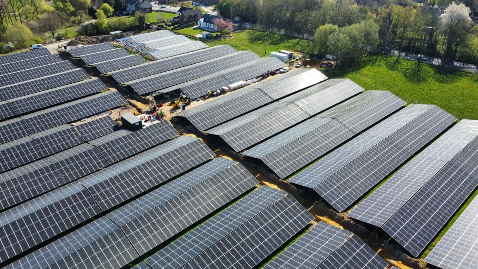 Postavili jsme pozemní fotovoltaickou elektrárnu o výkonu 6 MWp.