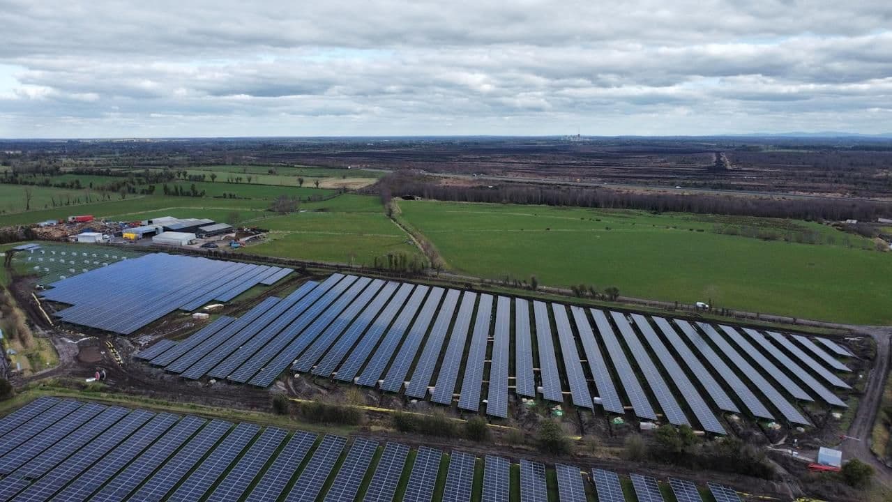 Postavili jsme pozemní fotovoltaickou elektrárnu o výkonu 30 MWp.