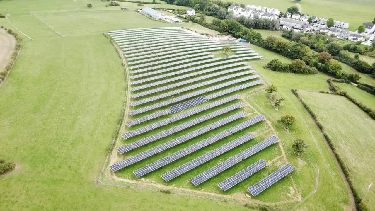 Freiflächen-Photovoltaikanlage 3,6 MWp in Freiseng, Luxemburg – Greenbuddies Solarprojekt 2025