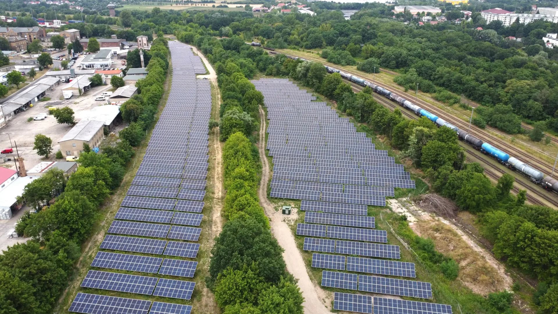 Grüne Energie aus Brachflächen: Bau von Fotovoltaikanlagen auf ungenutzten Flächen