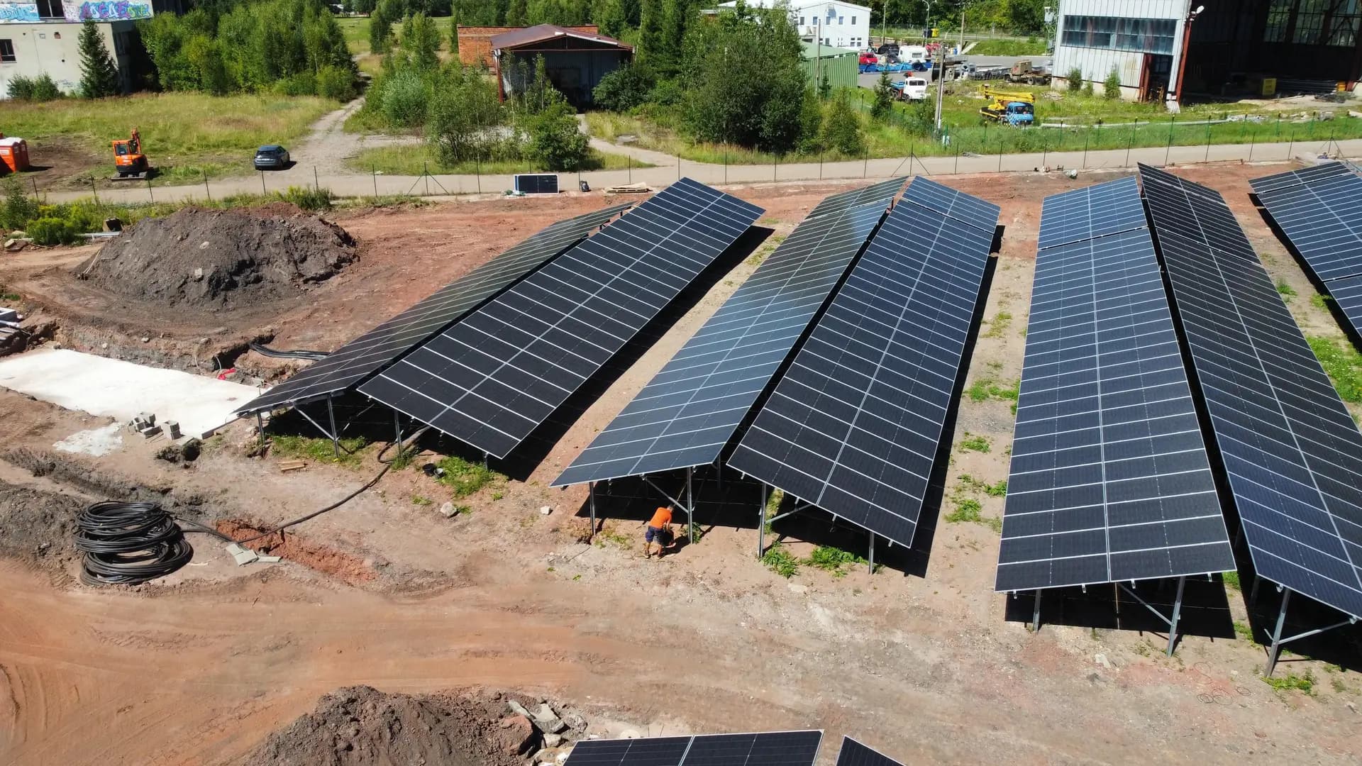 Radvanice – pozemní solární elektrárna 6,9 MWp s BESS, EPC projekt od Greenbuddies v Česku