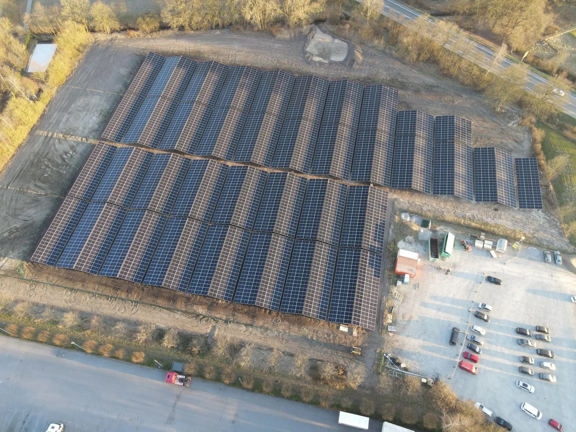 Postavili jsme pozemní fotovoltaickou elektrárnu o výkonu 2,5 MWp.