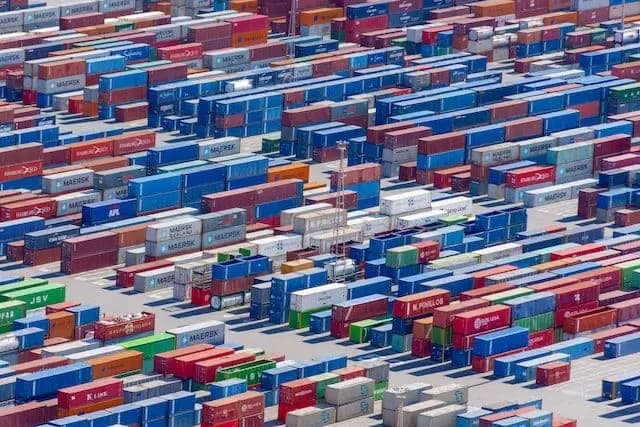 Anstieg der Transport- und Metallpreise in der Solarbranche