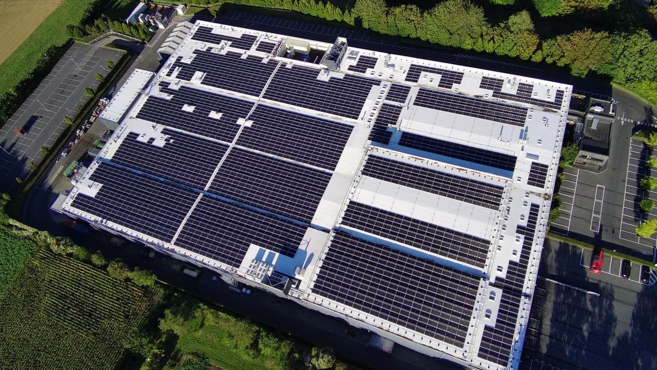 Greenbuddies realizovali střešní solární elektrárnu v Belgii