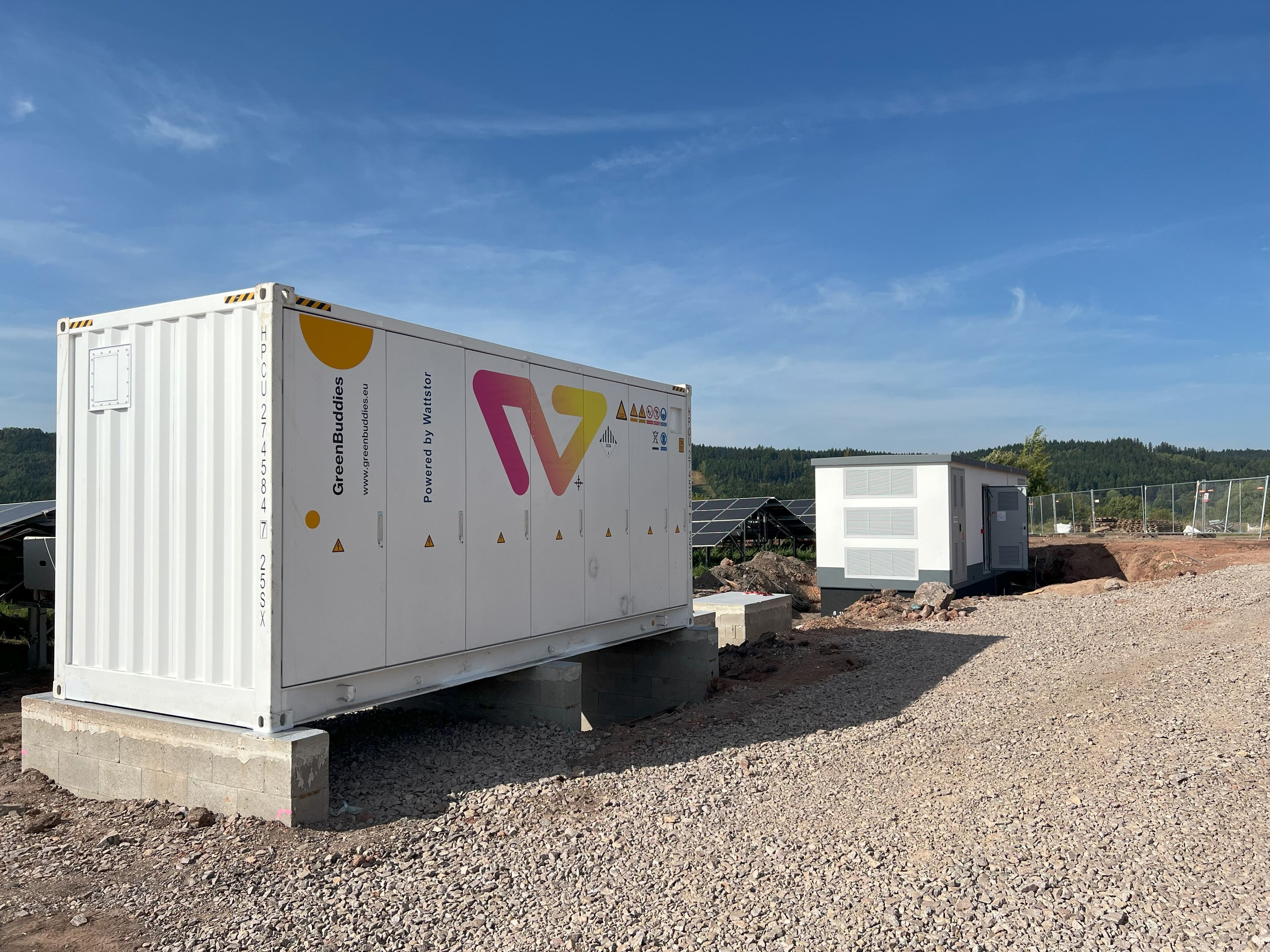 U Trutnova vyroste pozemní fotovoltaika s bateriovým úložištěm od Greenbuddies