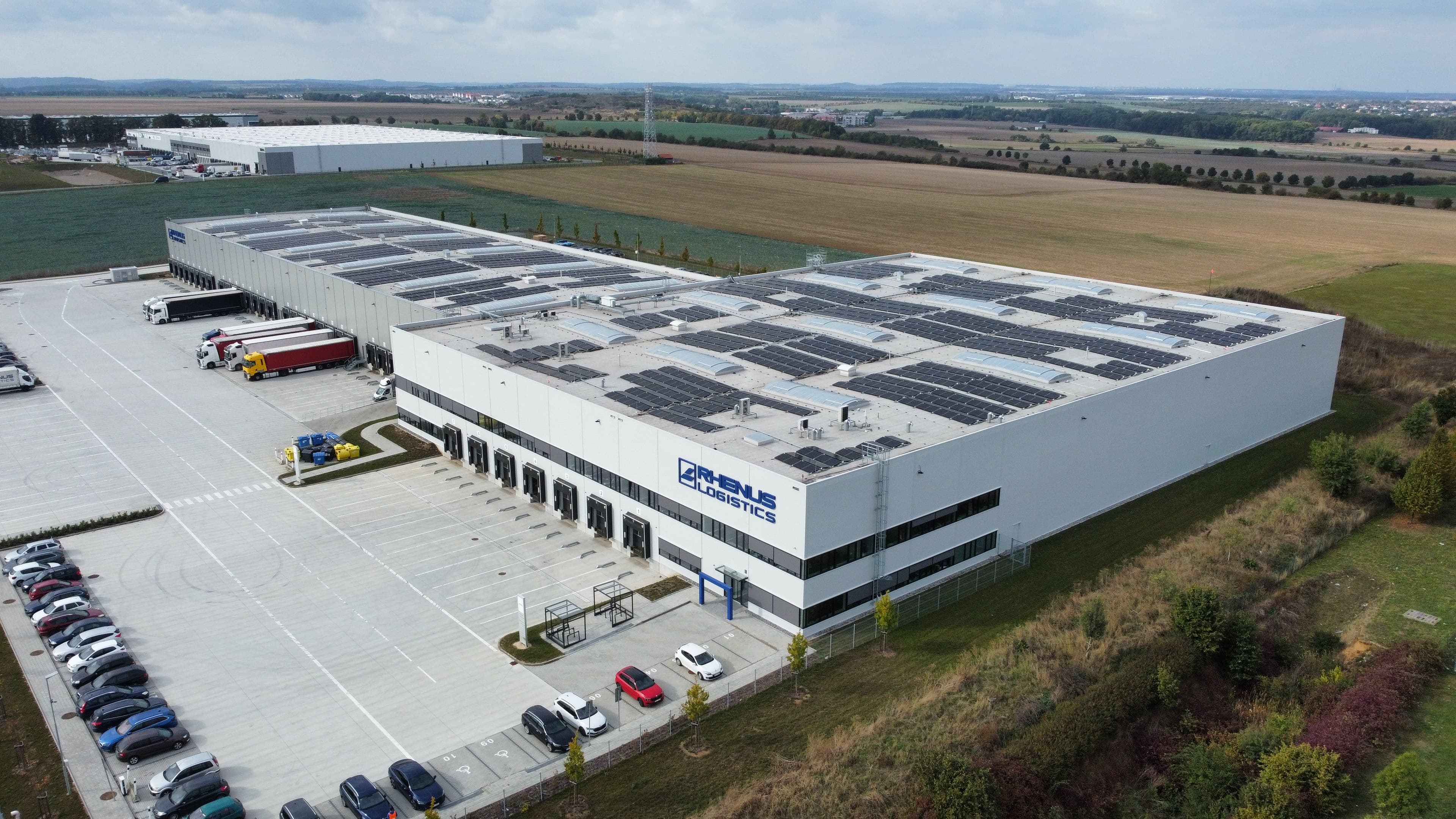 Střešní solární elektrárna realizovaná Greenbuddies v Chrášťanech